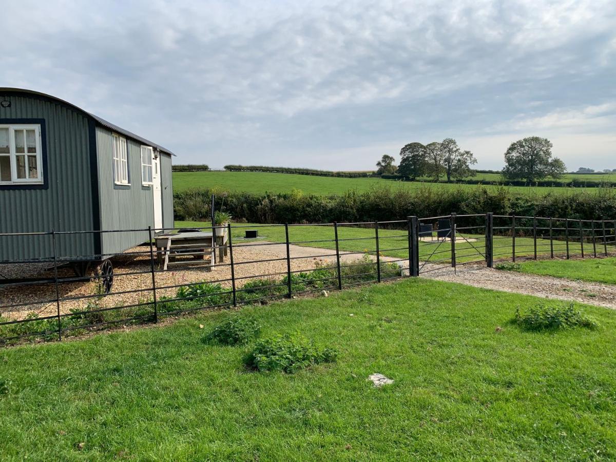 Weatherhead Farm Shepherds Hut Villa บักกิงแฮม ภายนอก รูปภาพ