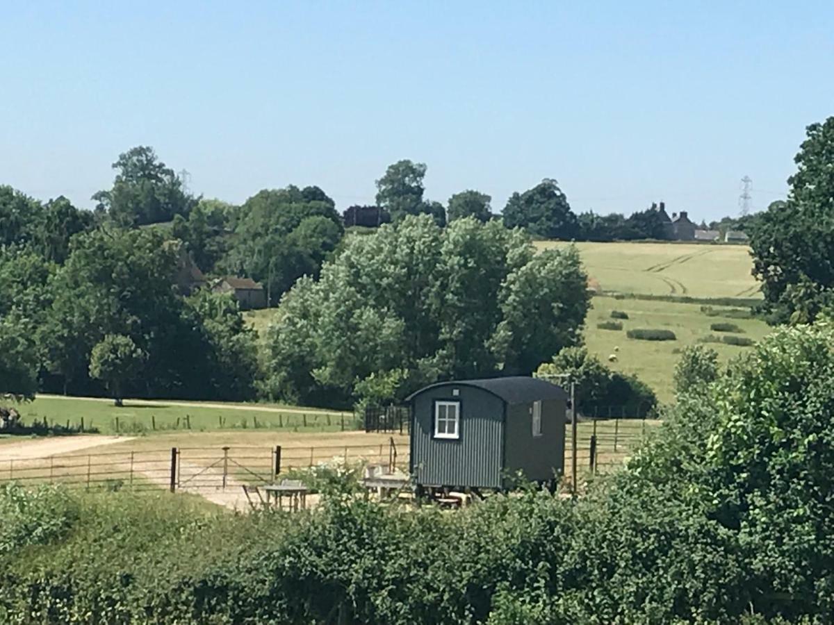 Weatherhead Farm Shepherds Hut Villa บักกิงแฮม ภายนอก รูปภาพ